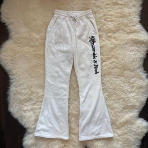 Abercrombie & Fitch Super Soft White Flared Sweatpants with Elastic Waistband
